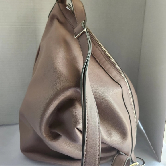 Adjustable Bucket/ Slouch Bag / Hobo Bag - Picture 14 of 15